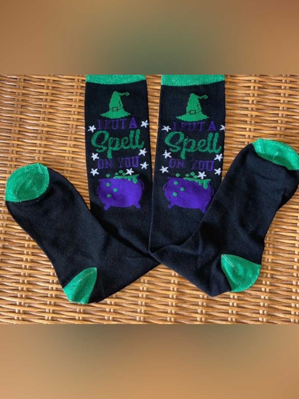 5/$10❤️❤️❤️NEW “I PUT A SPELL ON YOU!” Knee High Socks